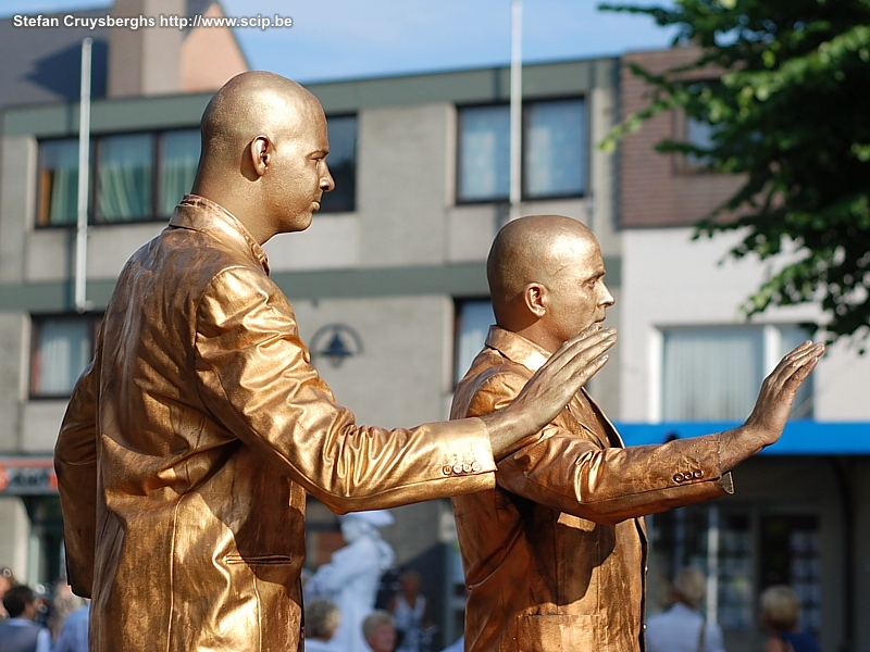 Contest for Living Statues Last weekend my hometown Lommel organized the European Contest for Living Statues. More than 45 beautiful living statues were invited and during 2 days they demonstrated their skills. Hereby a few close-up photos of some of these artists. Stefan Cruysberghs